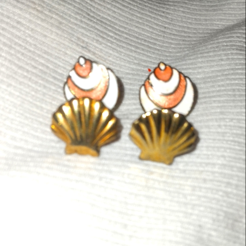 ×2 Pairs Of Goldtone Stuff Earrings